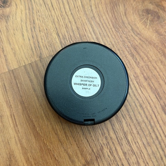 MAC Whisper of Gilt Extra Dimension Highlighter- trainer Sample - Picture 2 of 2